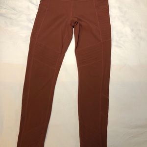 Athleta, maroon, leggings with pockets size S.